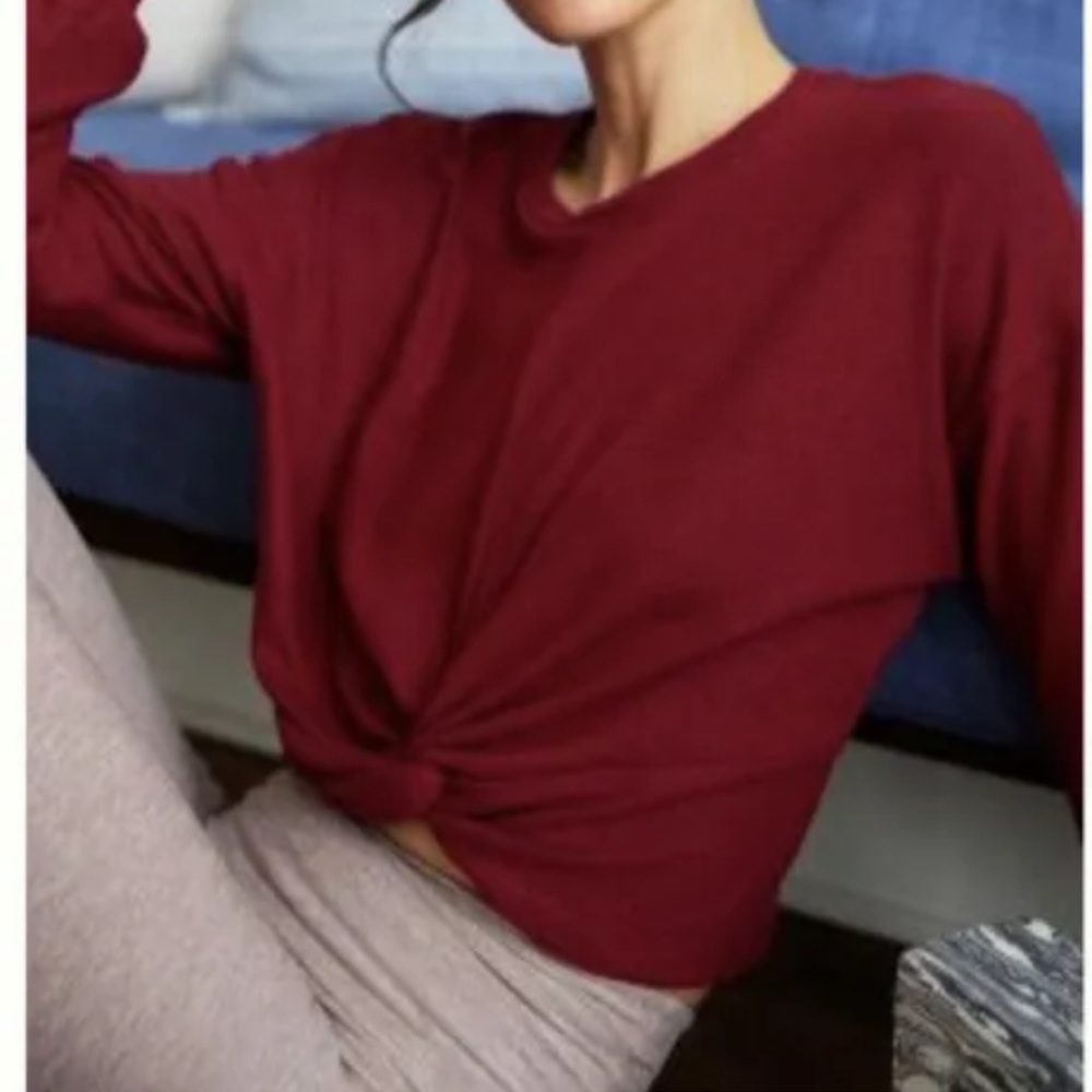 Beyond Yoga | Women's Size XL Twist It Fate Cropped Pullover Garnet Red